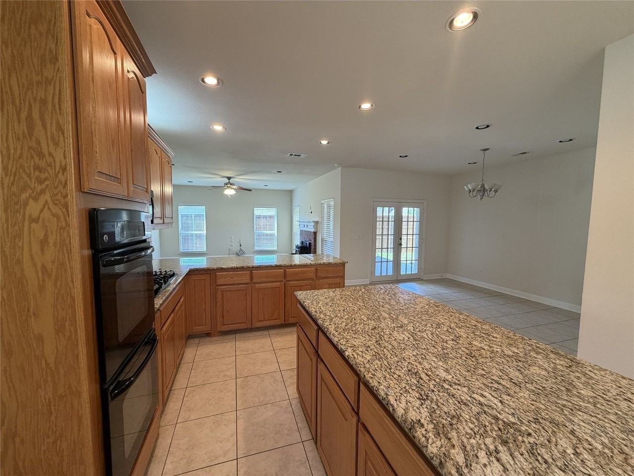 1001 Meadow Creek Dr - Photo 7 of 31