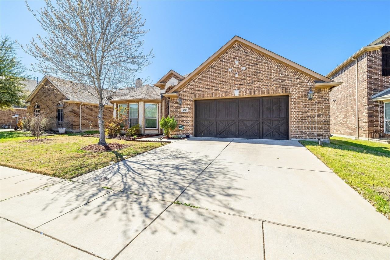 2527 Appaloosa Ln - Photo 4 of 27