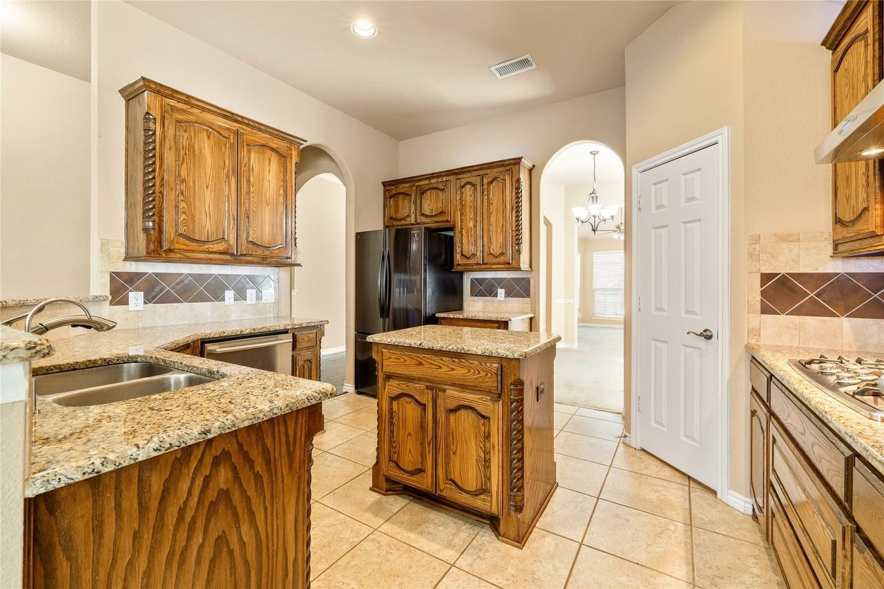 2527 Appaloosa Ln - Photo 7 of 27