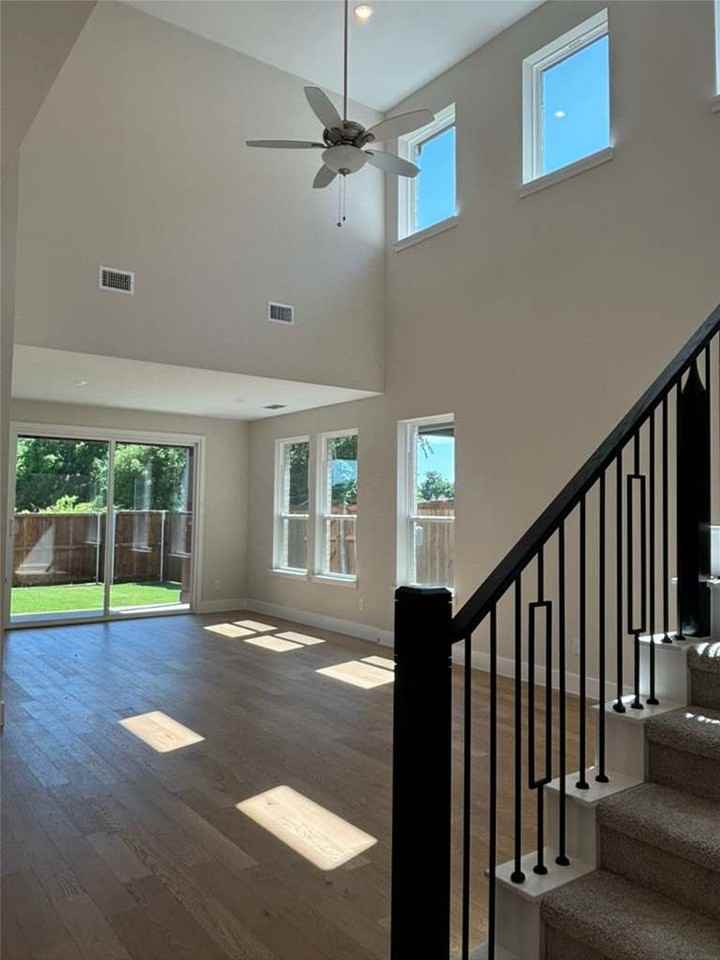 3010 Eleanor Dr - Photo 3 of 30