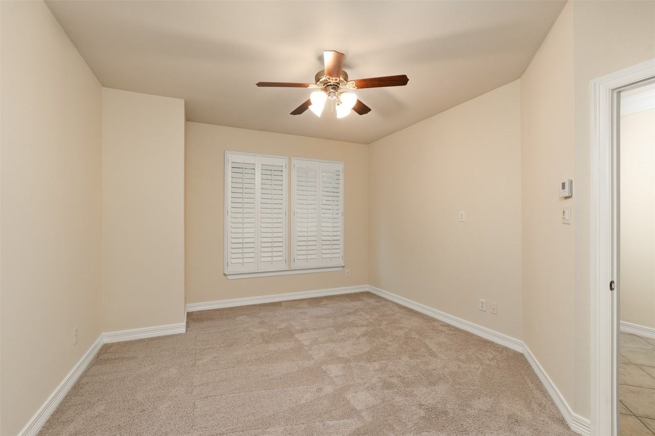 4230 Holland Ave - Photo 7 of 33