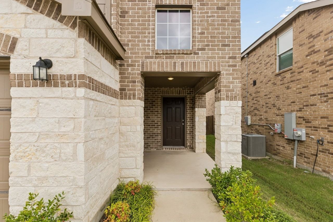 832 Ozark Path - Photo 2 of 26