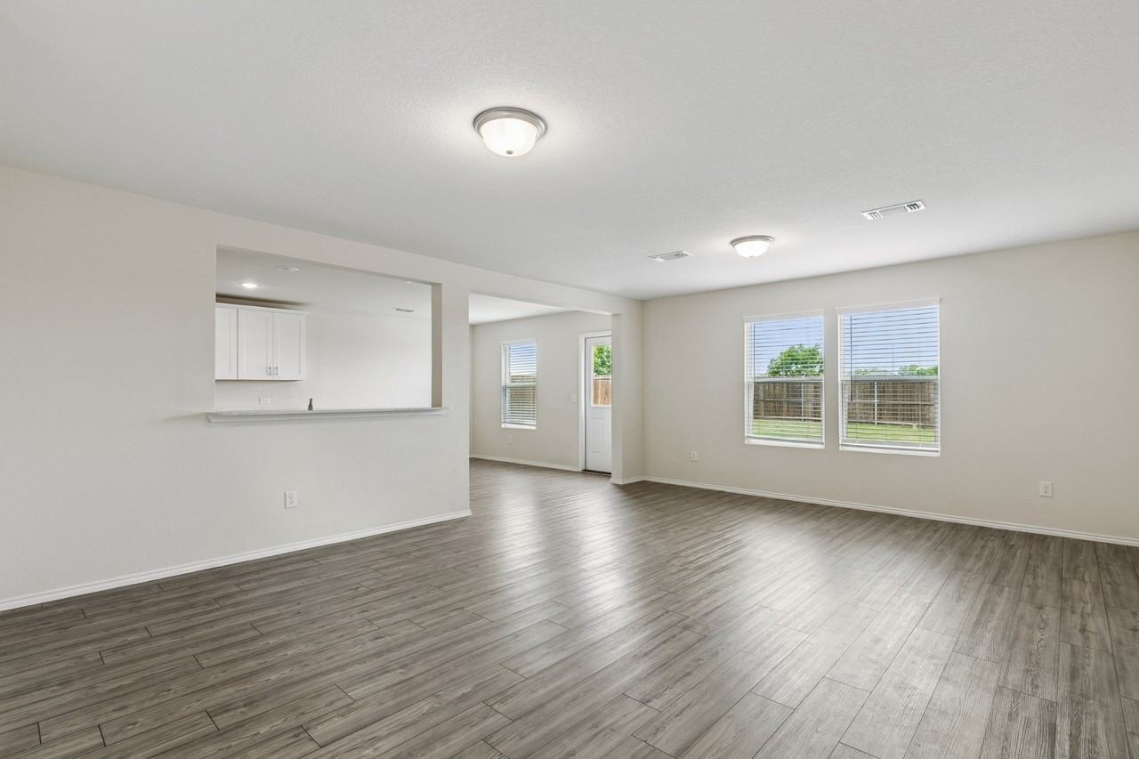 832 Ozark Path - Photo 5 of 26