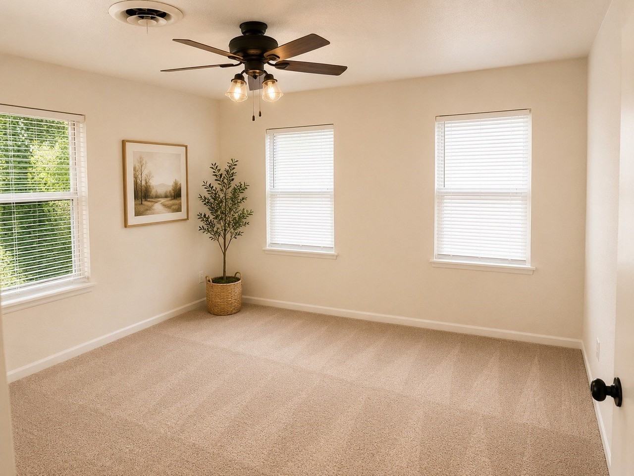 404 S Vick St - Photo 4 of 6