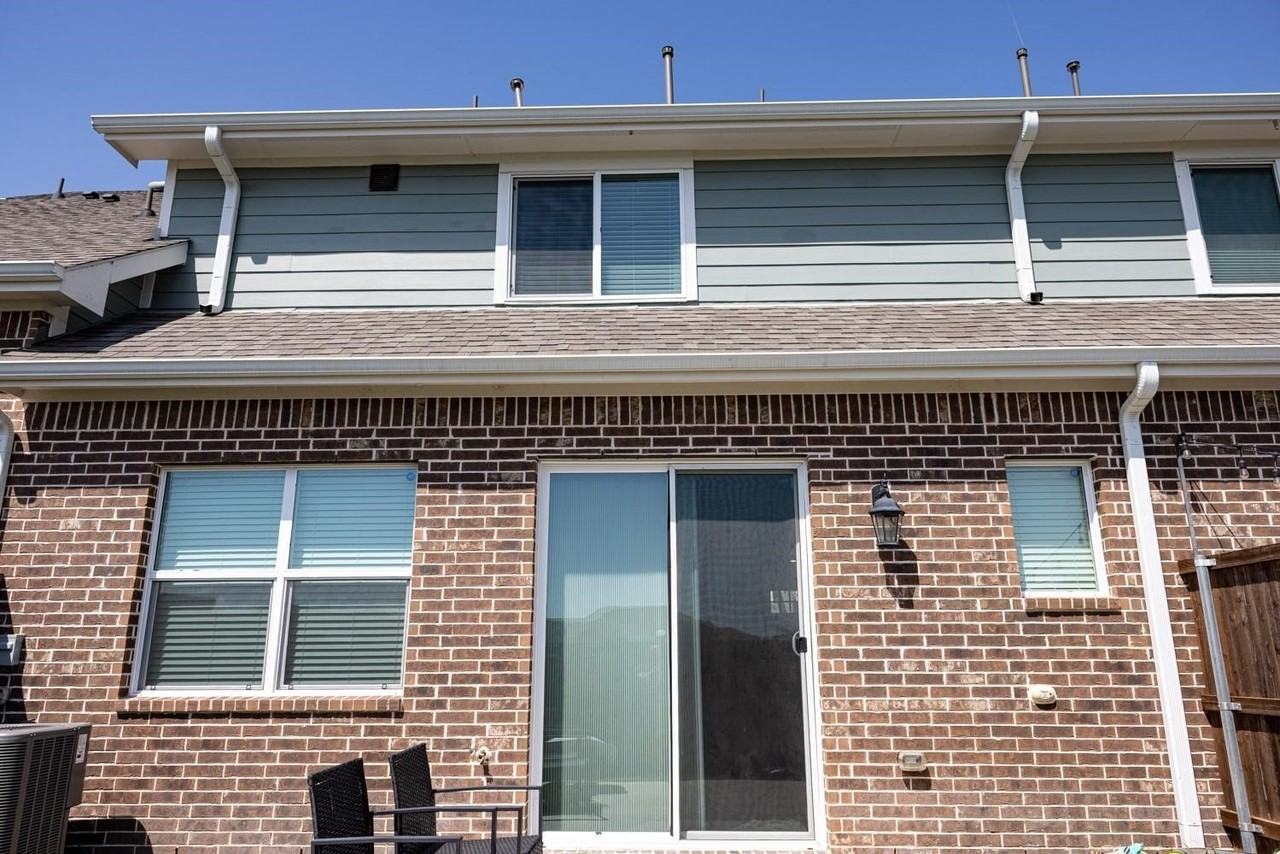 609 Laurel Ln - Photo 2 of 12