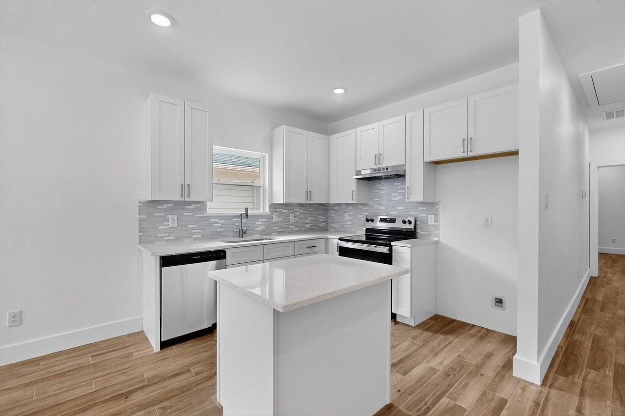 707 Fuller St #C - Photo 2 of 12