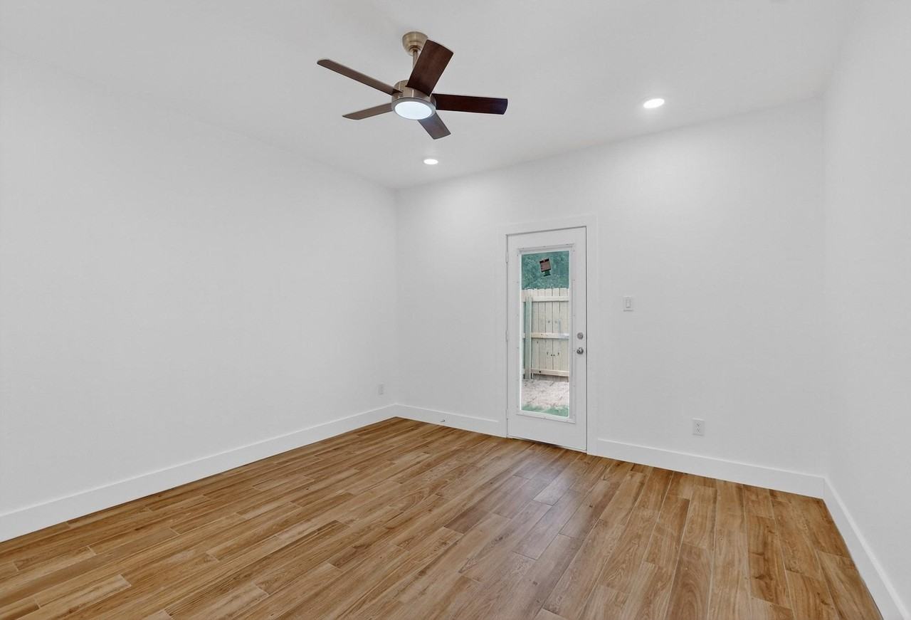 707 Fuller St #C - Photo 7 of 12