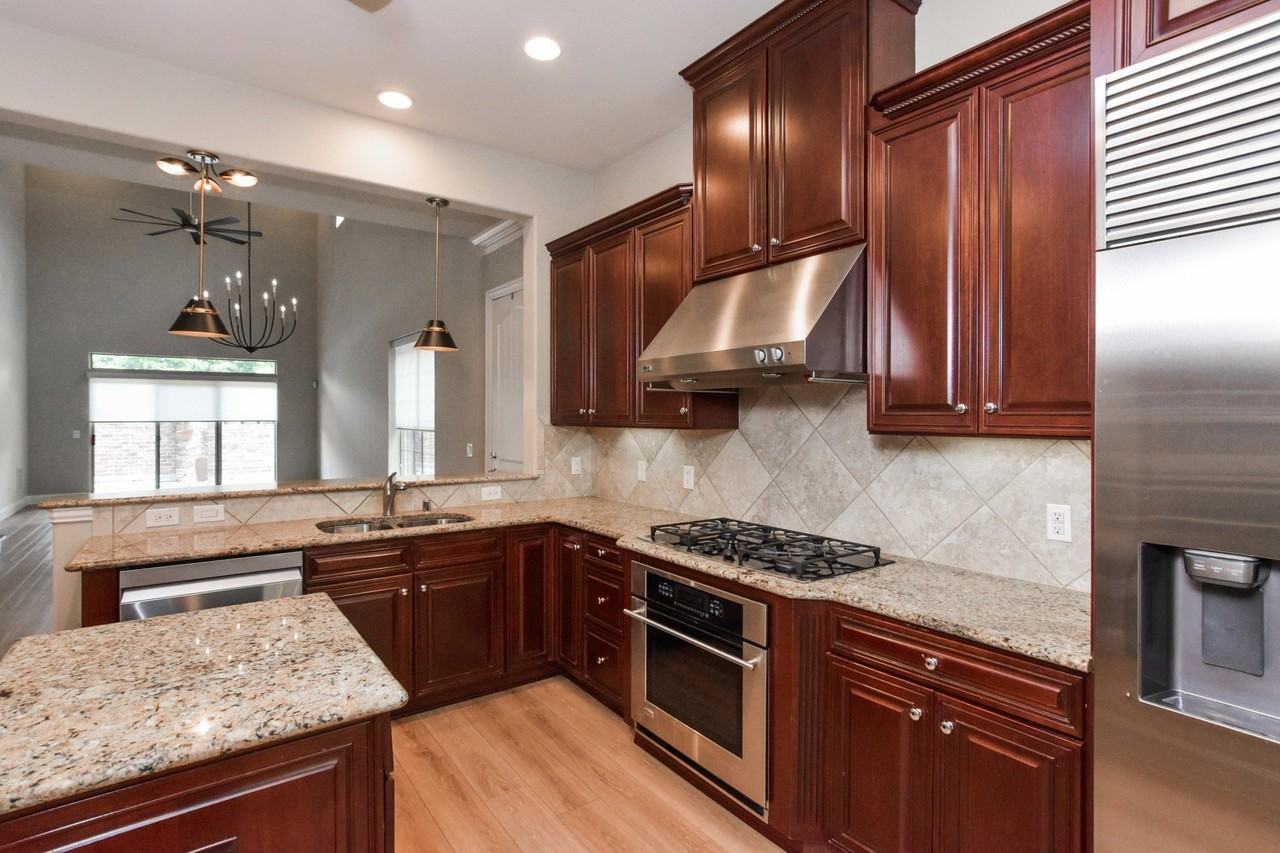 3128 Bloomfield Ct - Photo 5 of 31