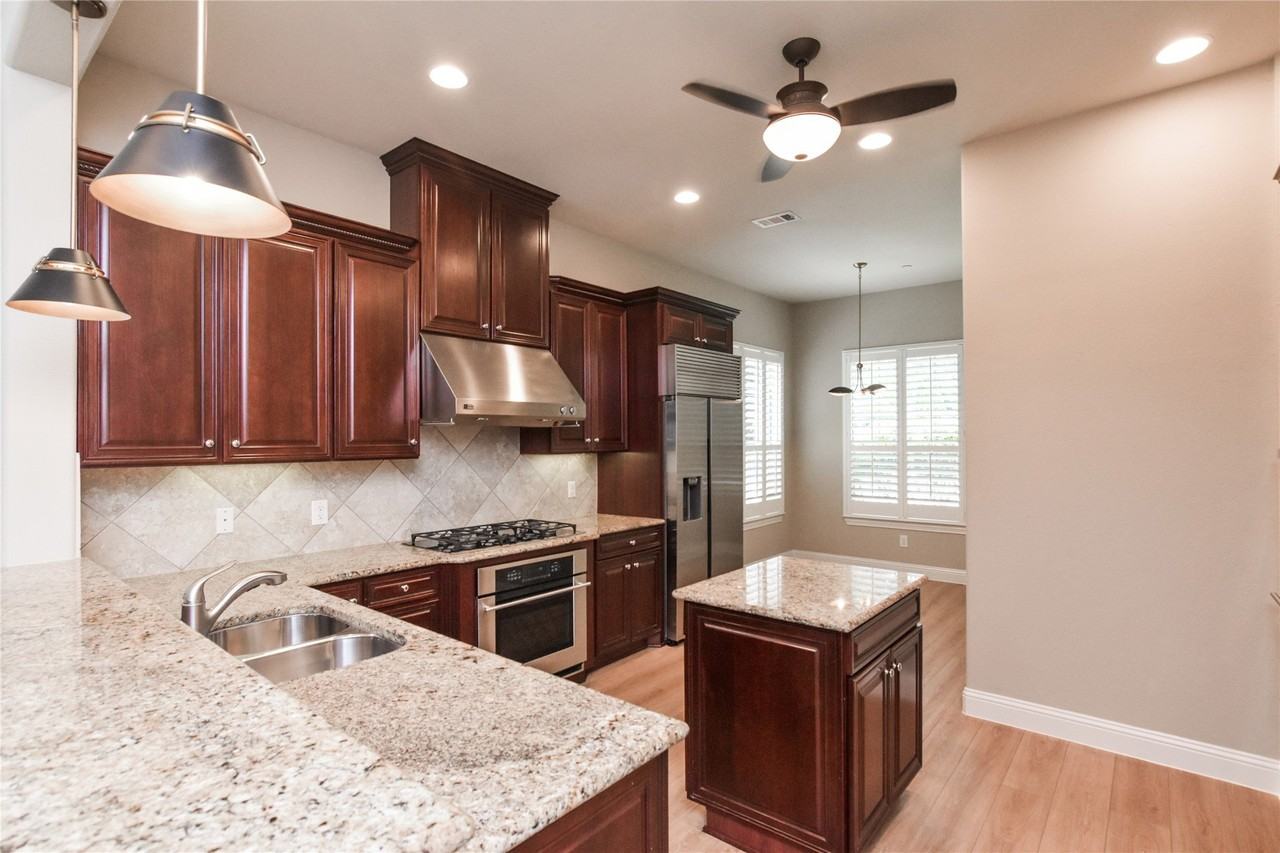 3128 Bloomfield Ct - Photo 6 of 31