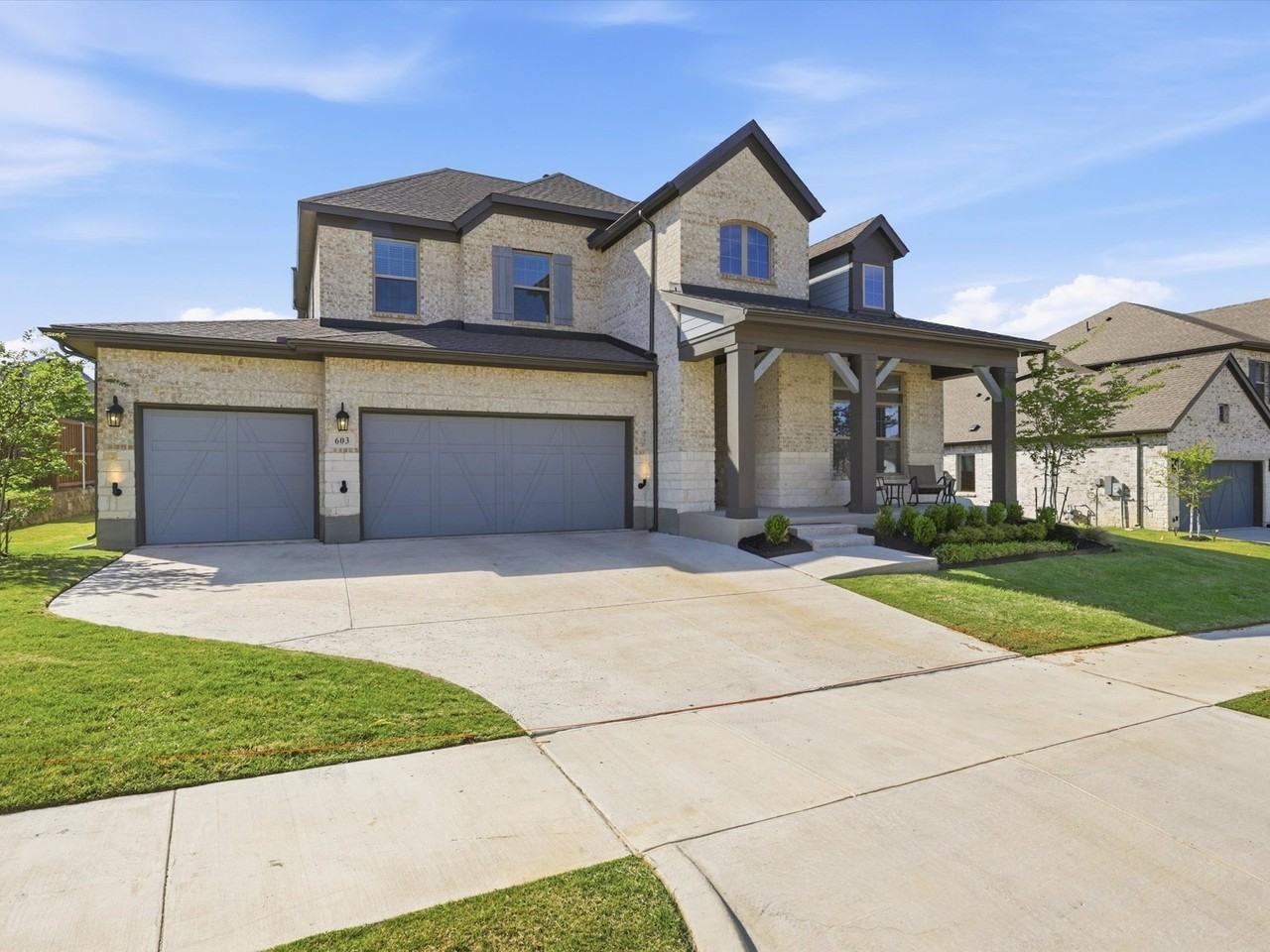 603 Crystalview Dr - Photo 2 of 33