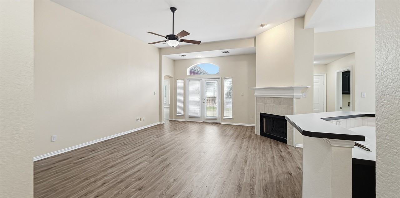 502 Overhill Dr - Photo 4 of 23
