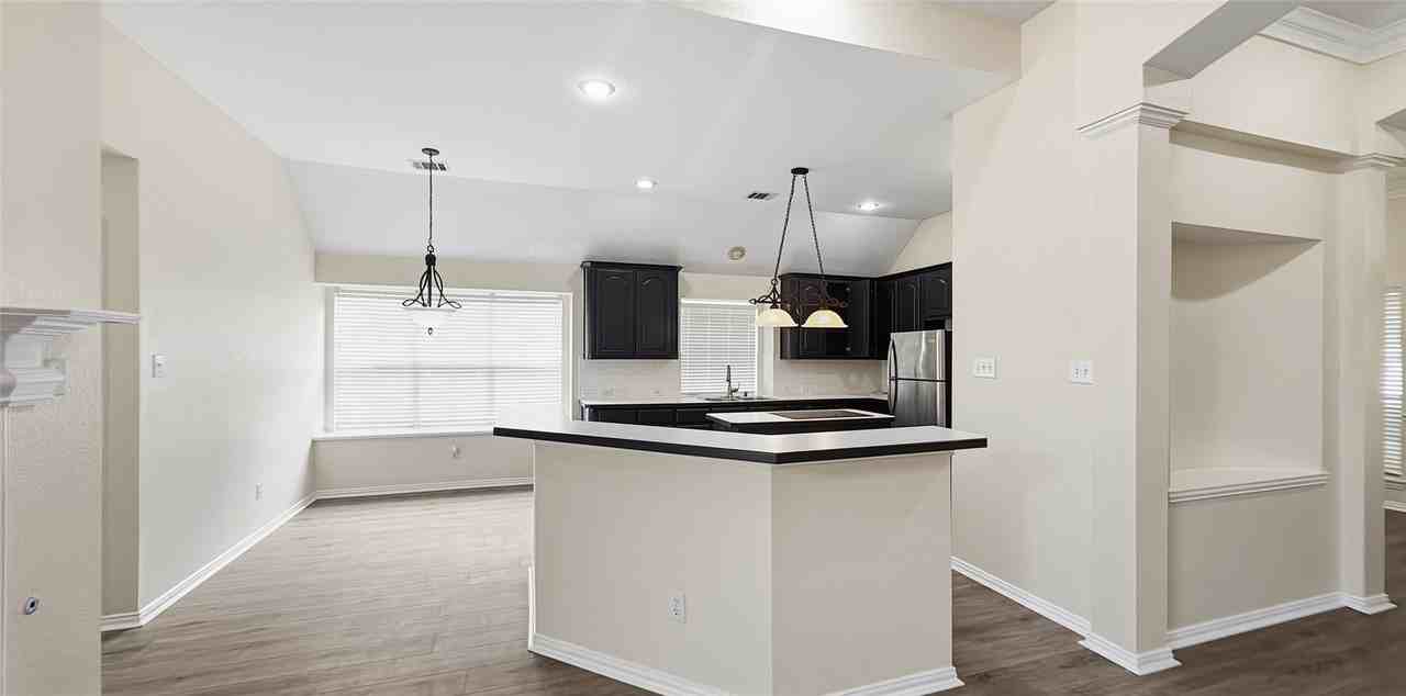 502 Overhill Dr - Photo 5 of 23