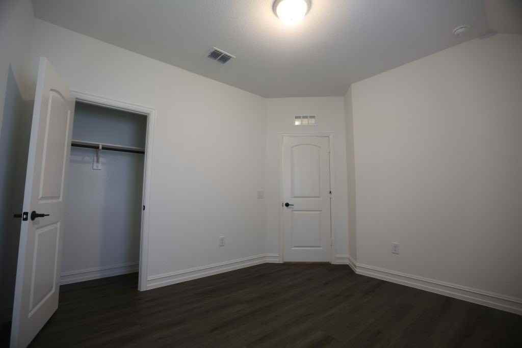 3412 Marginal Dr - Photo 6 of 36