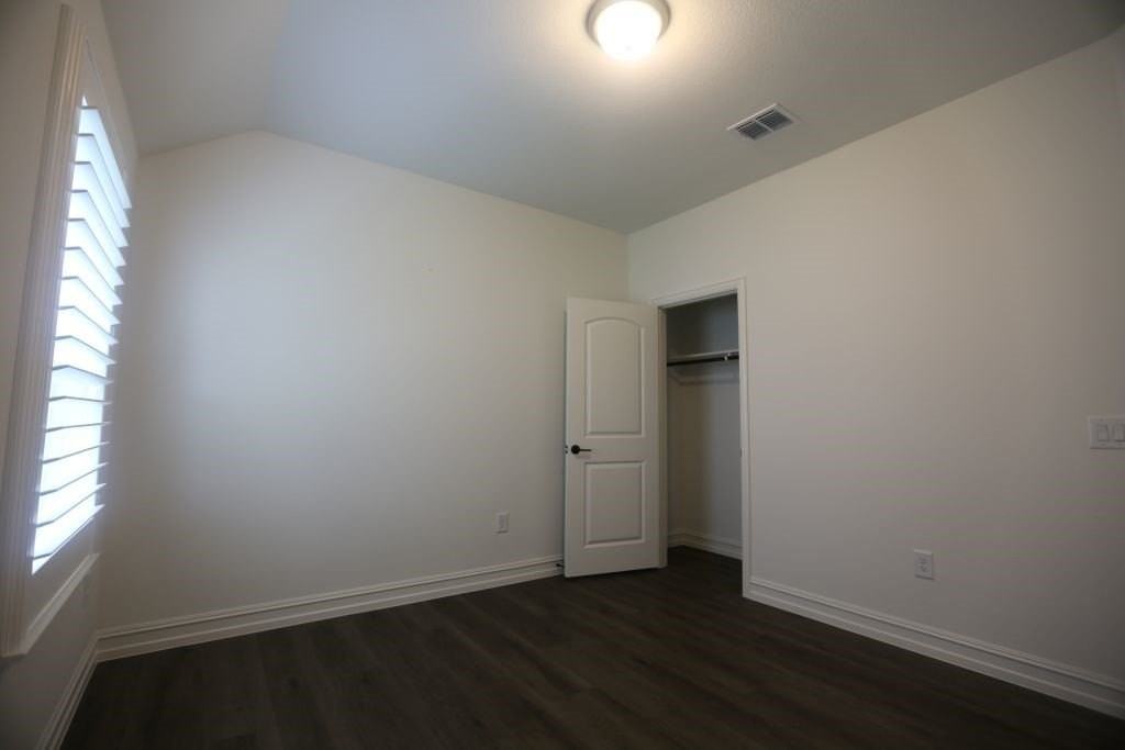 3412 Marginal Dr - Photo 7 of 36