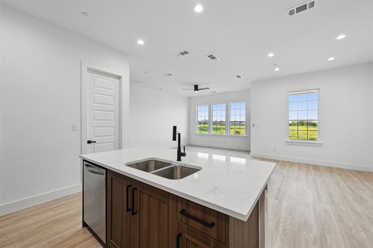 3445 Sanjeev Dr - Photo 3 of 11