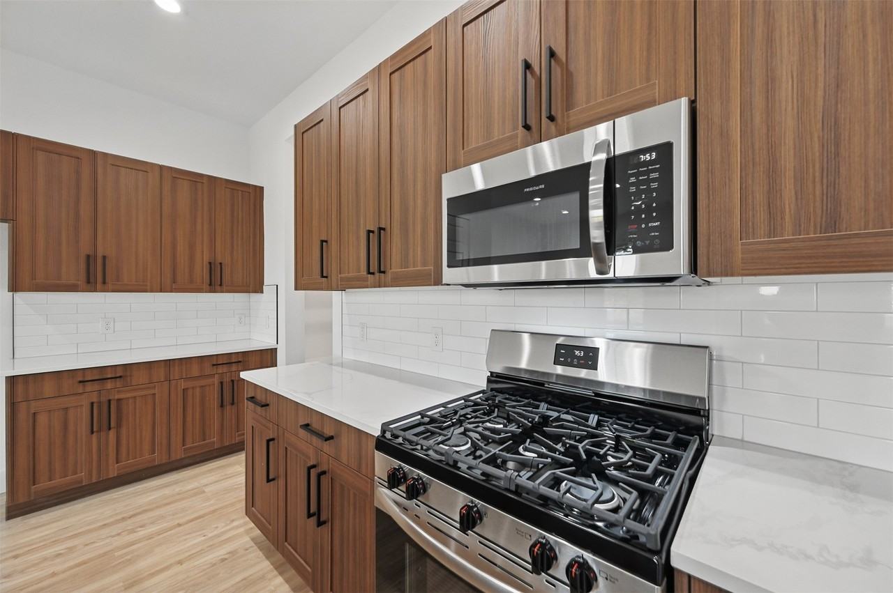 3445 Sanjeev Dr - Photo 4 of 11
