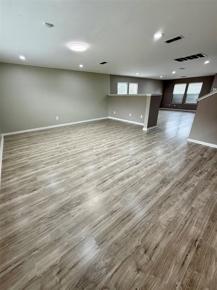 503 Angela Ln - Photo 4 of 21