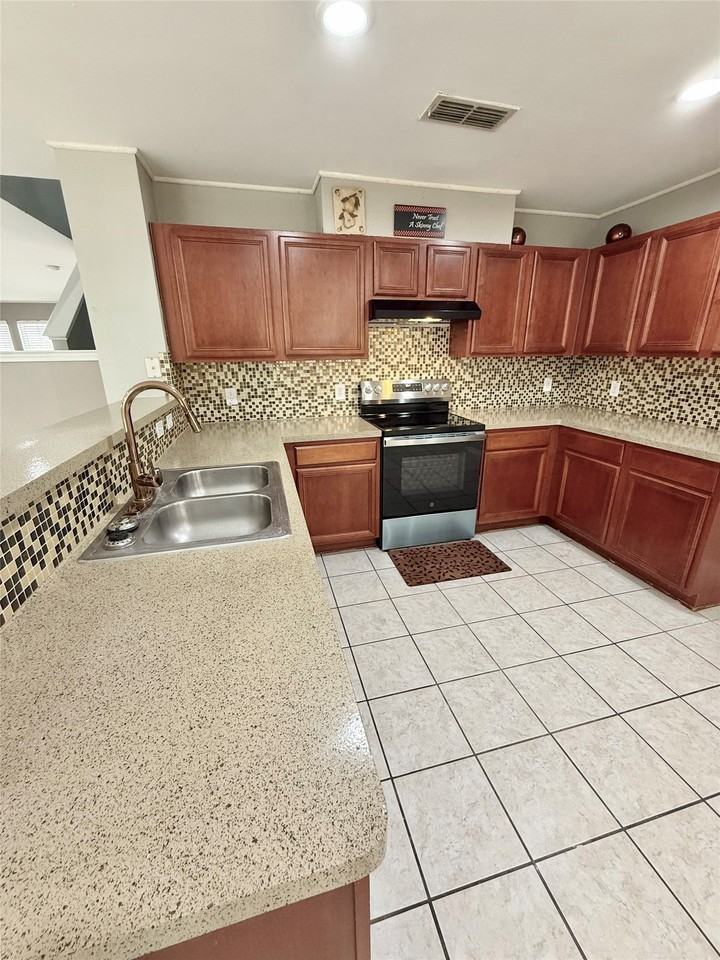 503 Angela Ln - Photo 5 of 21