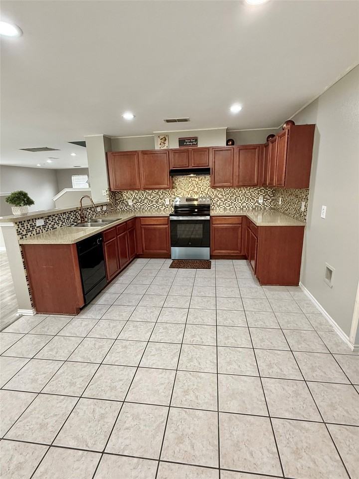 503 Angela Ln - Photo 6 of 21