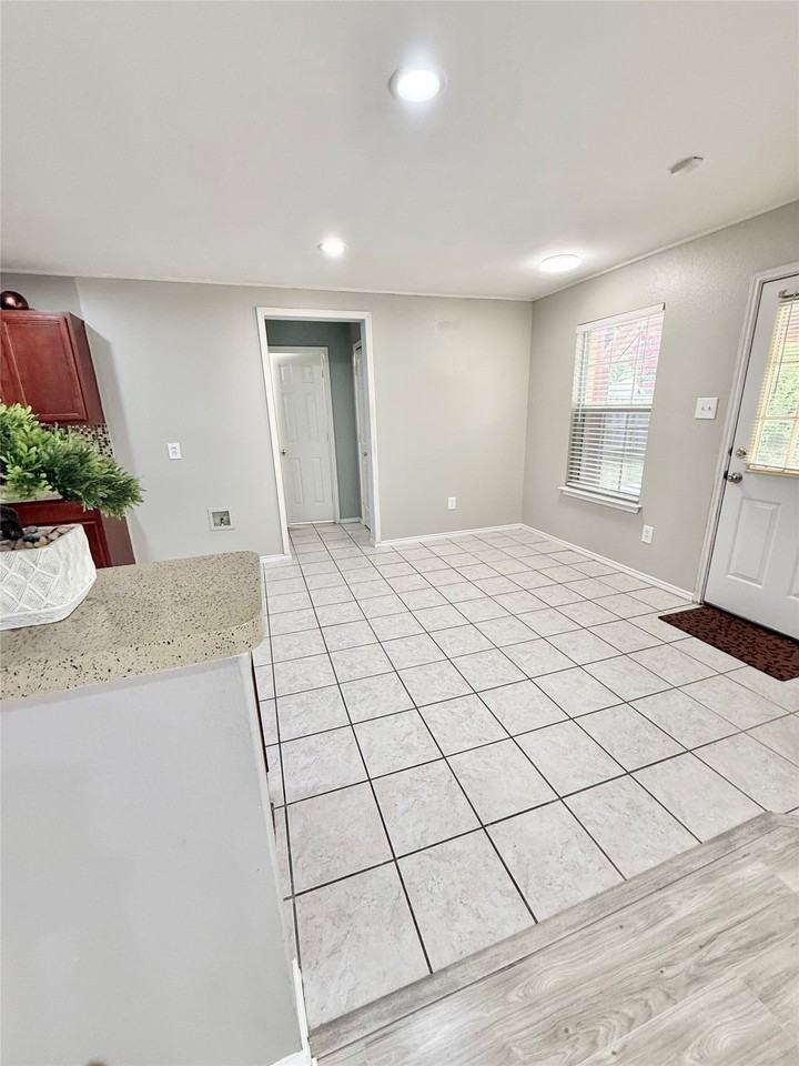 503 Angela Ln - Photo 7 of 21