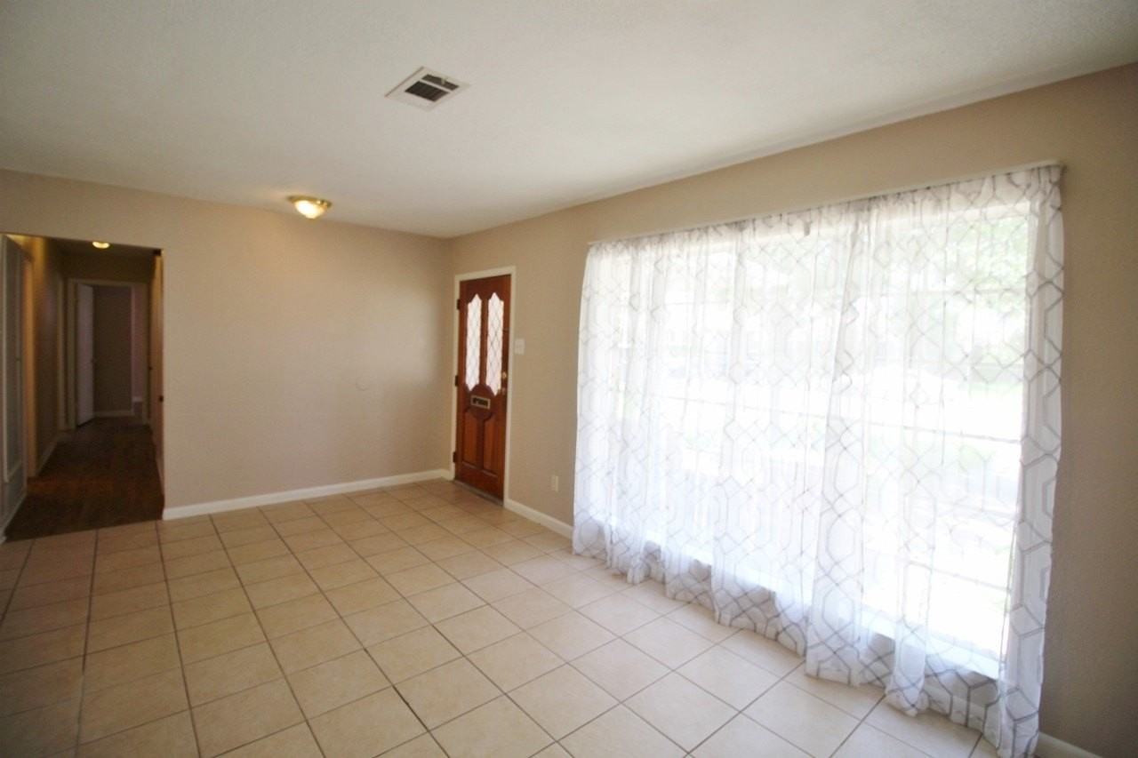 821 Rea Ave - Photo 5 of 28