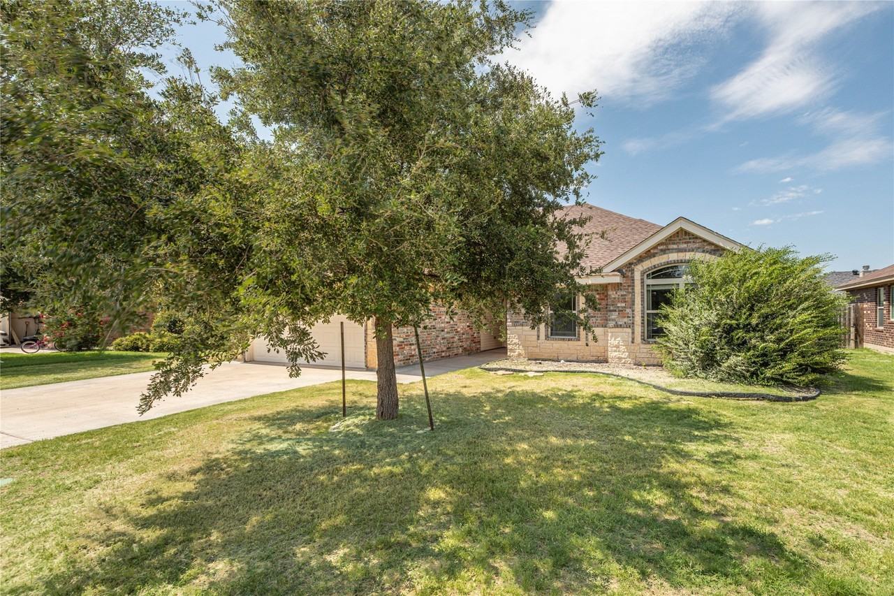 1326 Briar Cliff Path - Photo 5 of 40