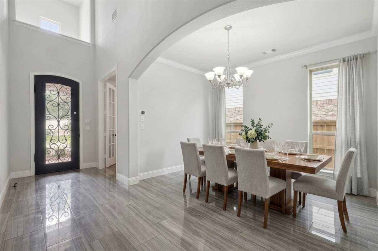 5012 Engleswood Trl - Photo 5 of 35
