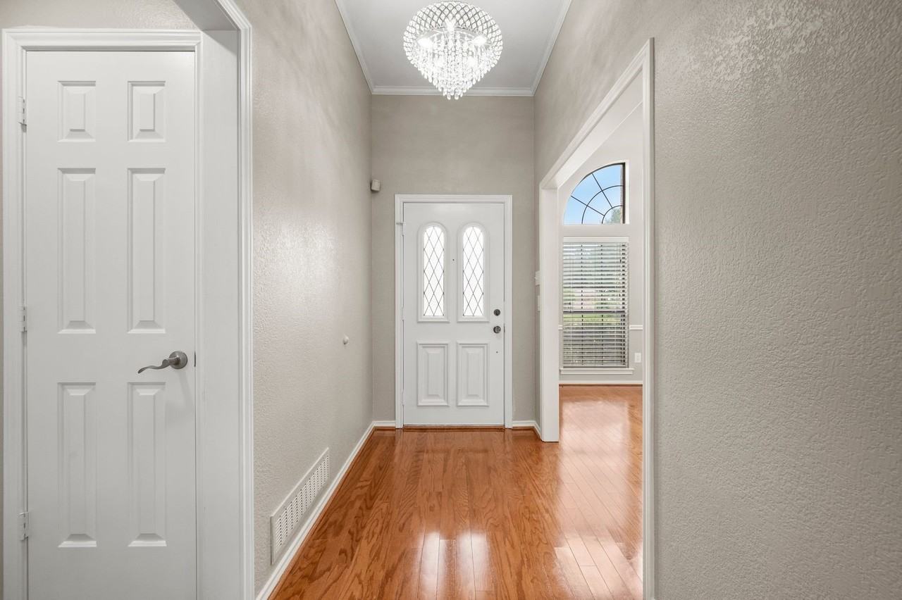 1802 Campbell Trl - Photo 4 of 40