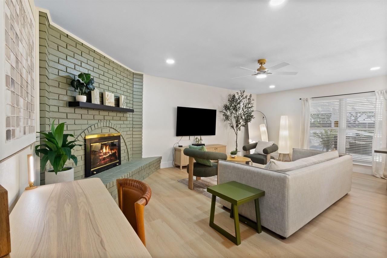 5325 Strickland Ave - Photo 6 of 40