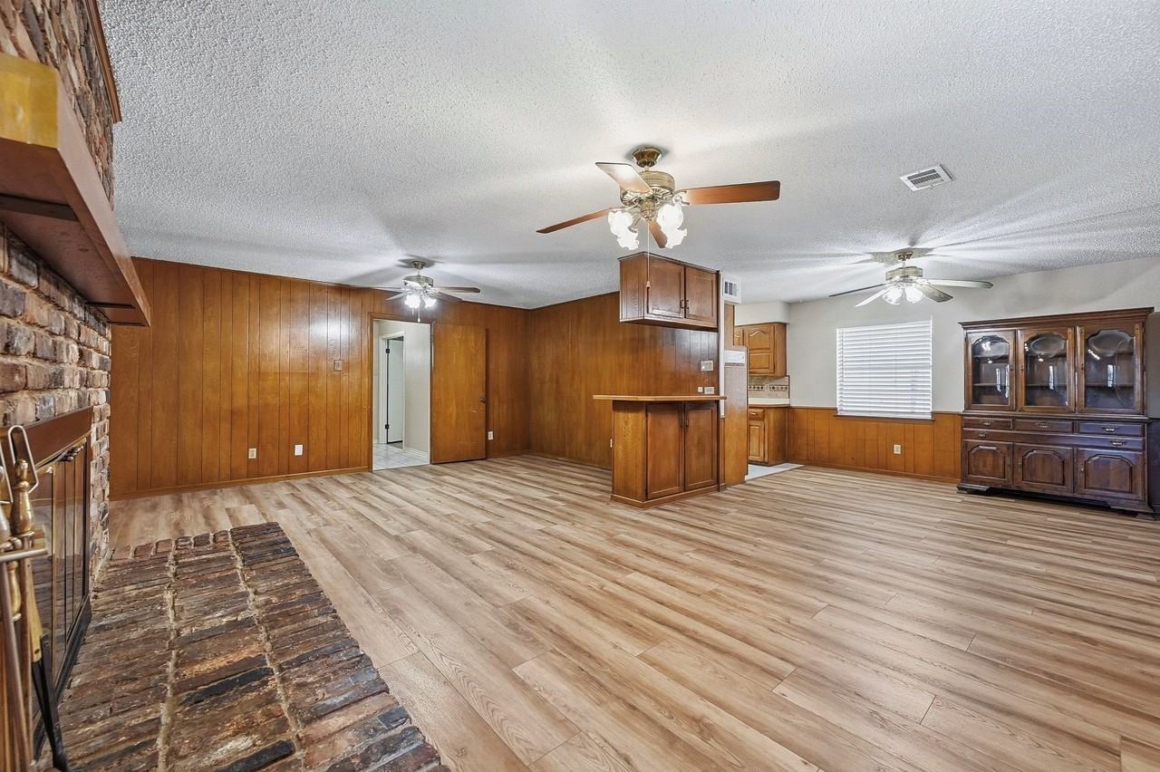 2506 Glen Ct - Photo 4 of 22