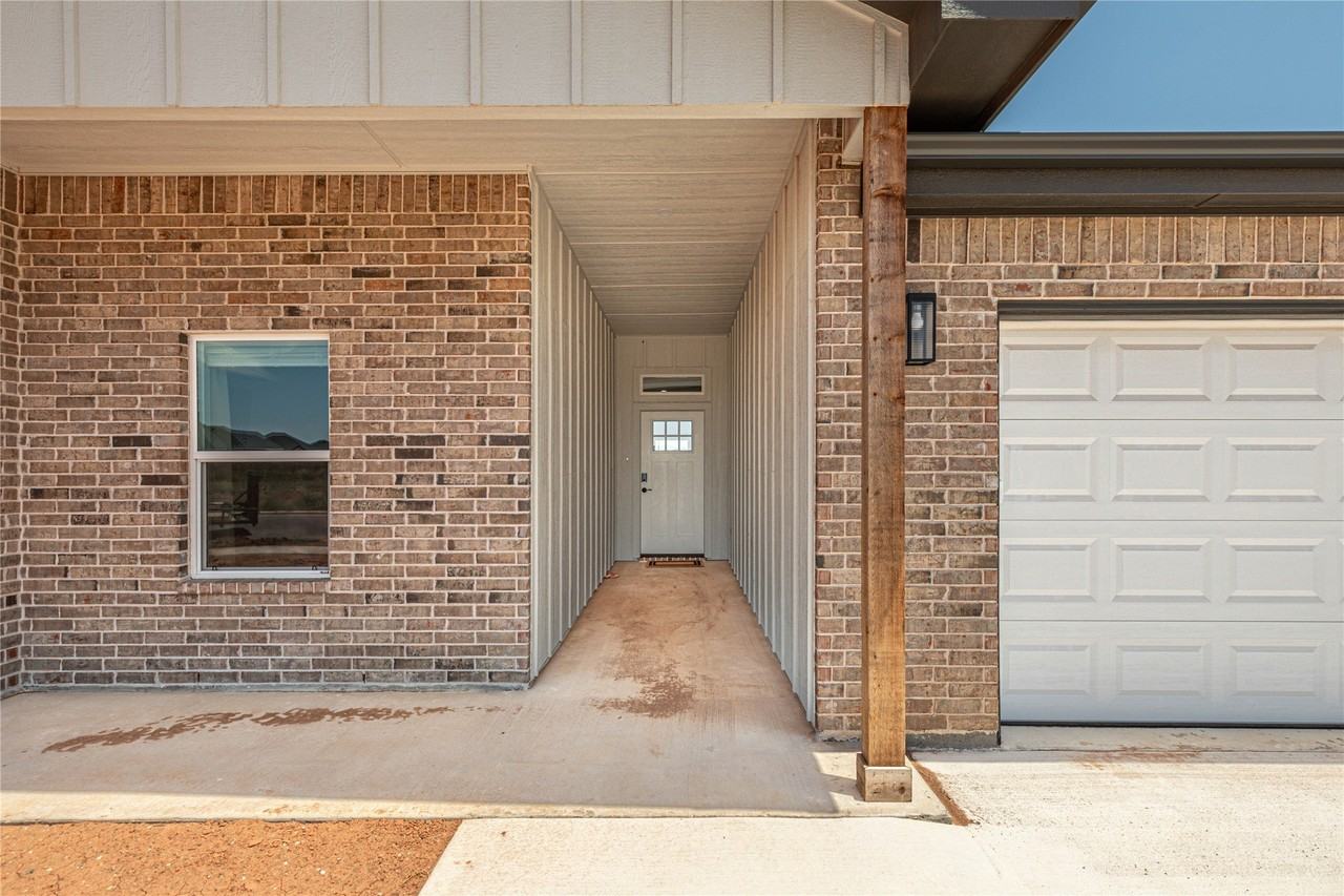 7611 Hudson Way - Photo 5 of 40