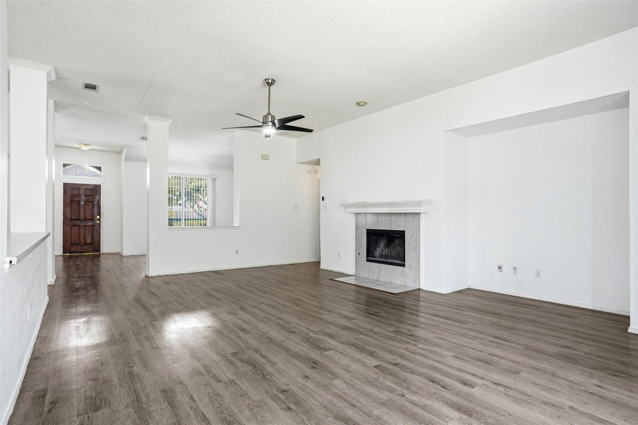 3215 Elmwood Dr - Photo 6 of 17