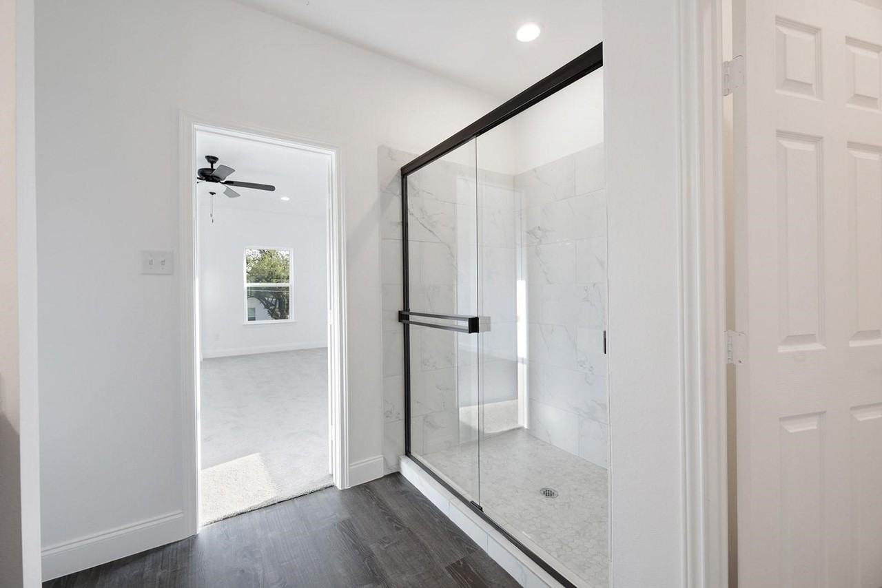 3720 Washington St - Photo 2 of 12