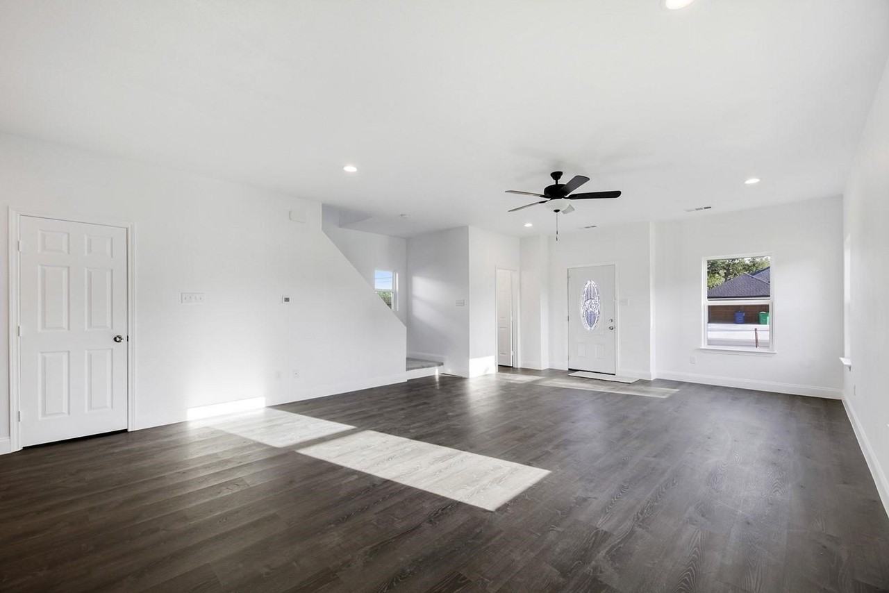 3720 Washington St - Photo 7 of 12