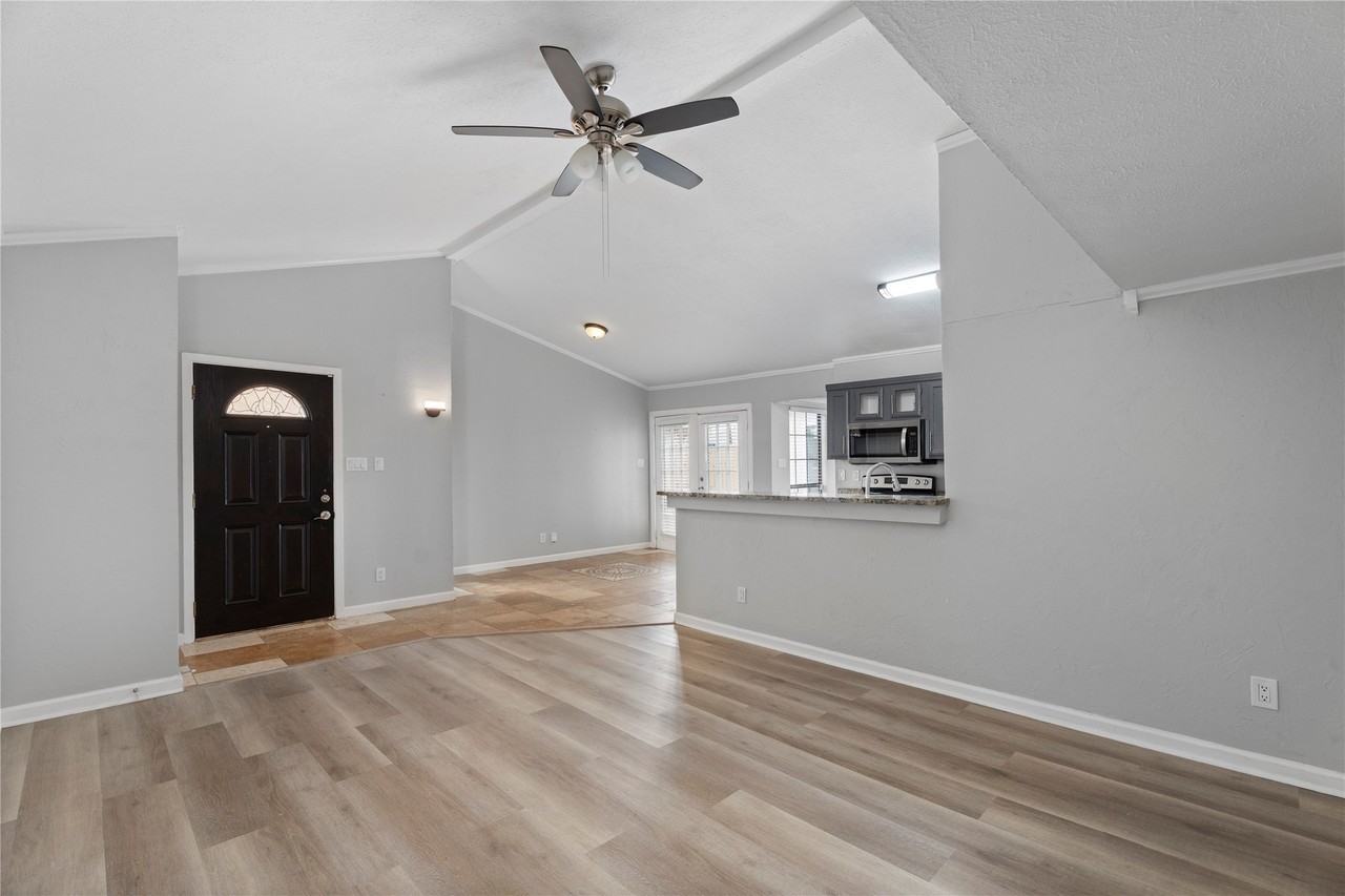4436 Chapman St - Photo 2 of 17