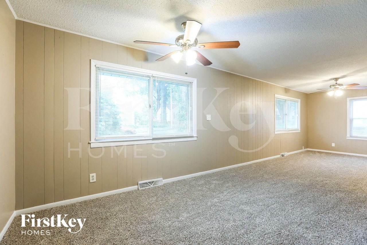 3008 S Scott Ave - Photo 7 of 15