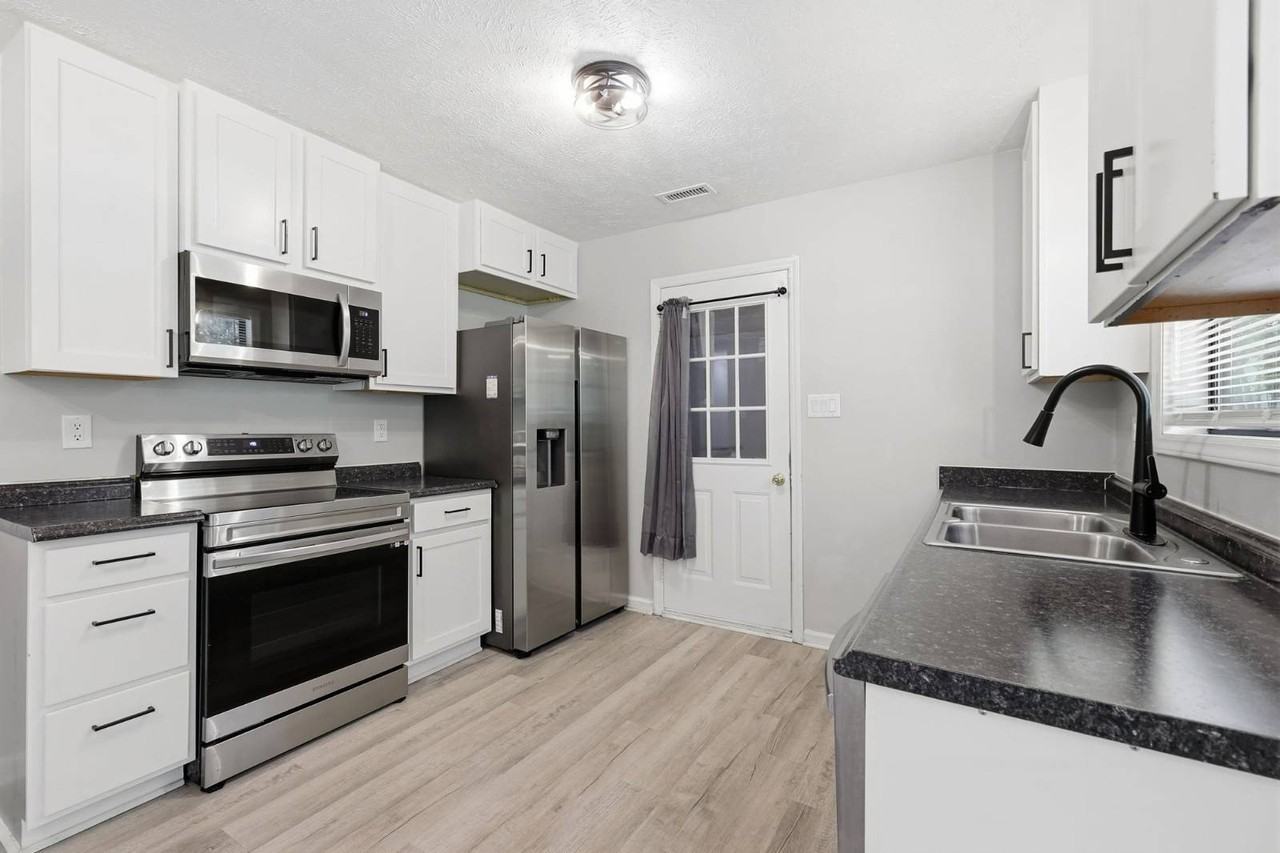 1908 Green Cir - Photo 5 of 20