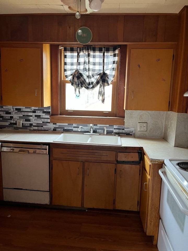 424 Waugh St - Photo 6 of 8