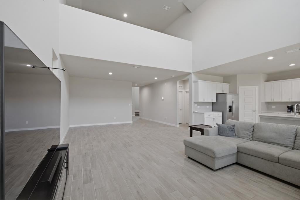 7203 Blue Meadow Rd - Photo 4 of 32
