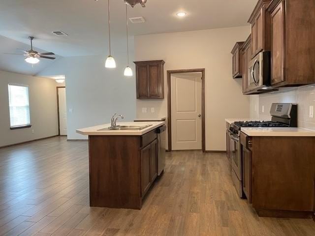 2525 Northcreek Ln - Photo 4 of 32
