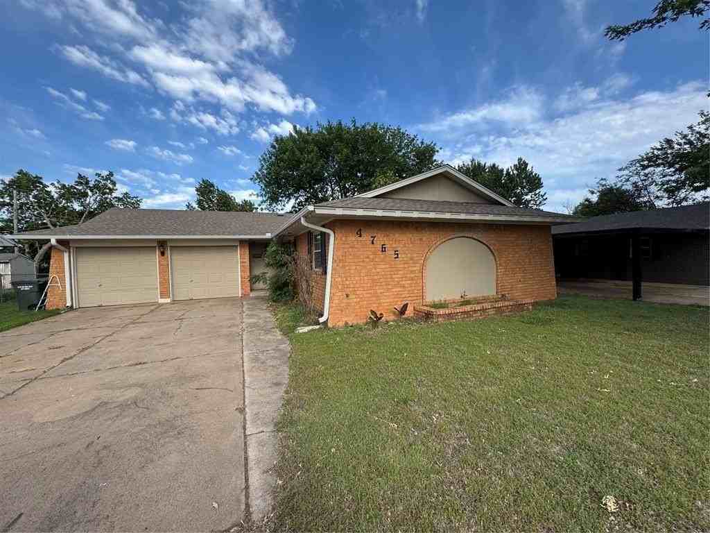4765 Spiva Dr - Photo 3 of 16