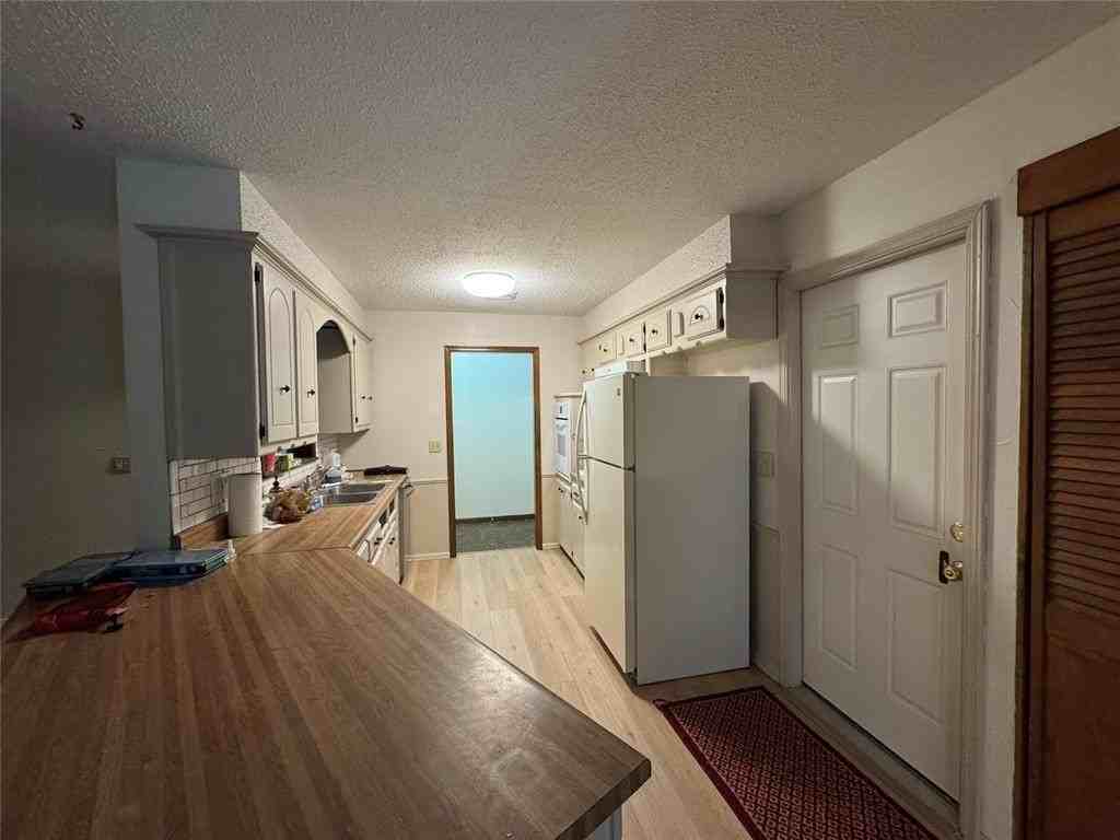4765 Spiva Dr - Photo 6 of 16