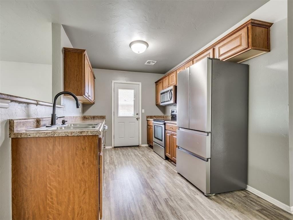 609 E Linden Ln - Photo 6 of 50