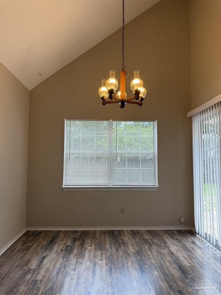 3004 Cedarwood Village Ln - Photo 5 of 29