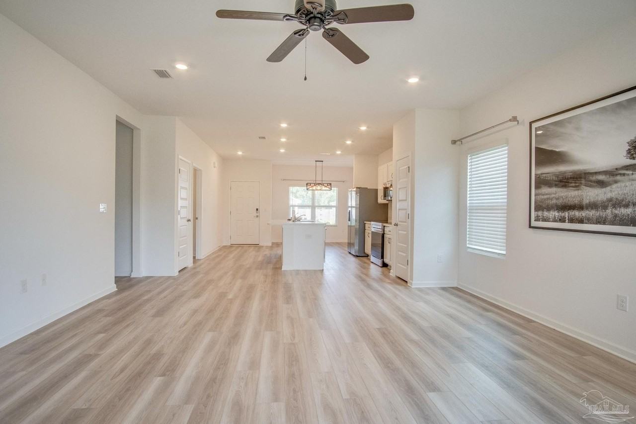 6625 Sun Tree Cir - Photo 5 of 32