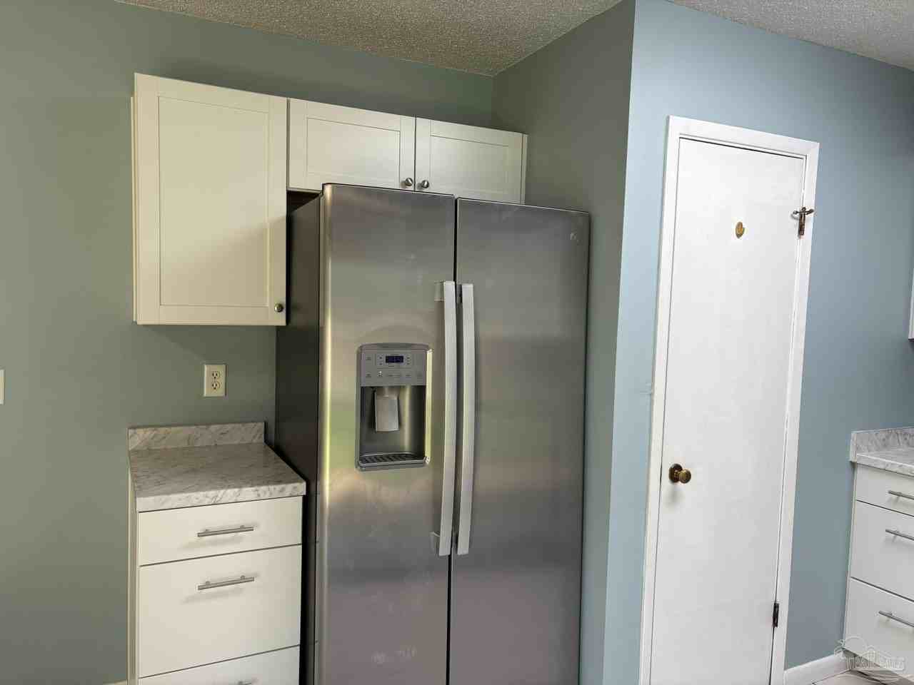 3255 Maplewood Dr - Photo 7 of 14