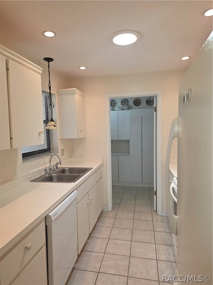 385 E Hartford St #5A - Photo 6 of 24
