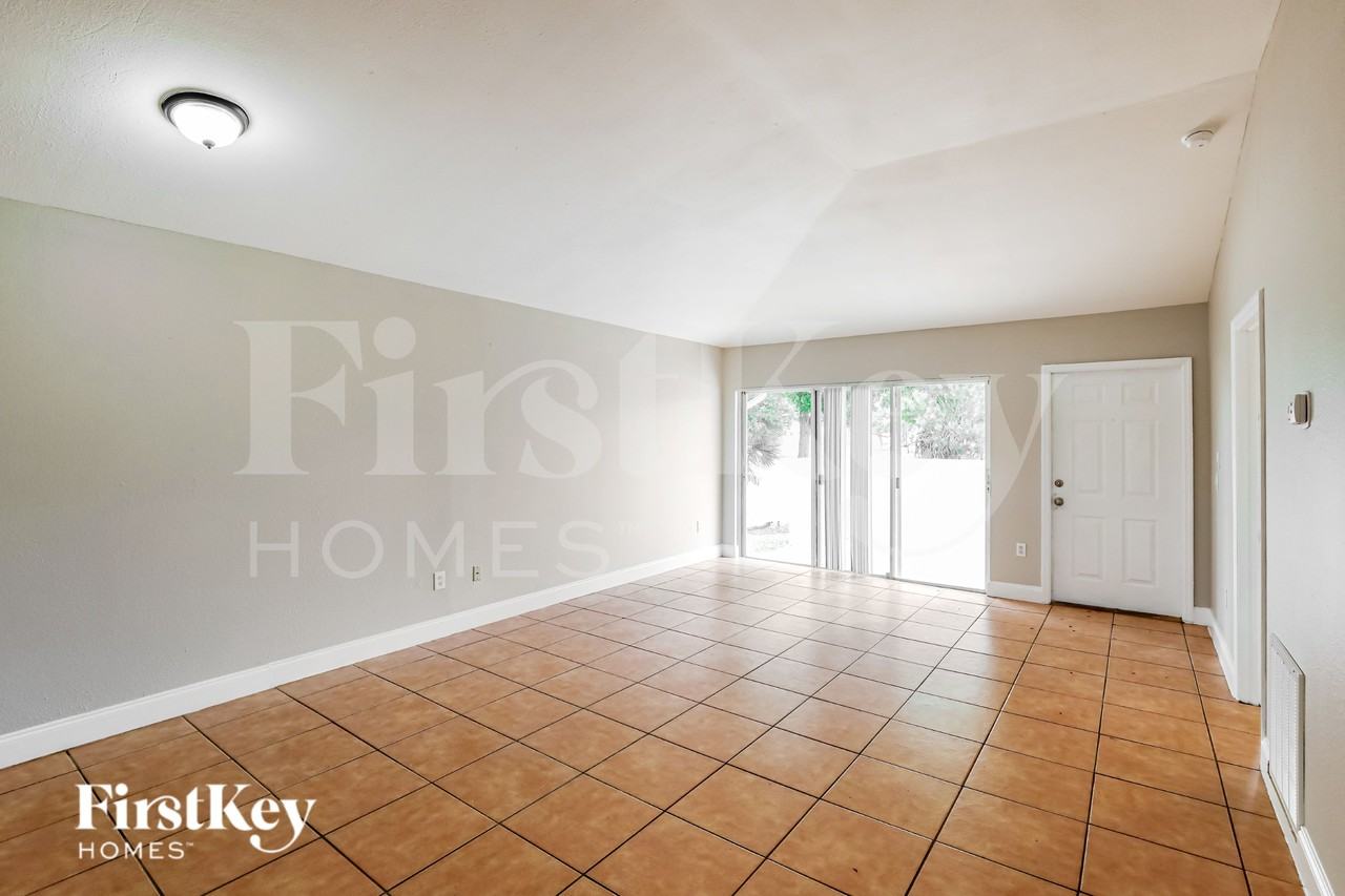 10352 Solana Rd - Photo 6 of 19