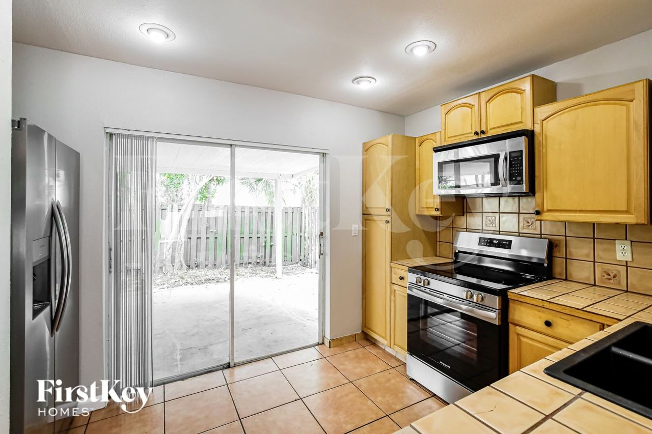 10352 Solana Rd - Photo 7 of 19
