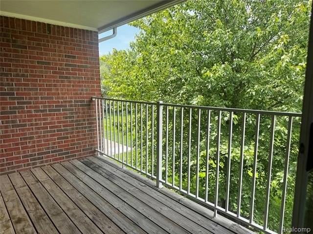 45997 Rhodes Dr - Photo 3 of 23